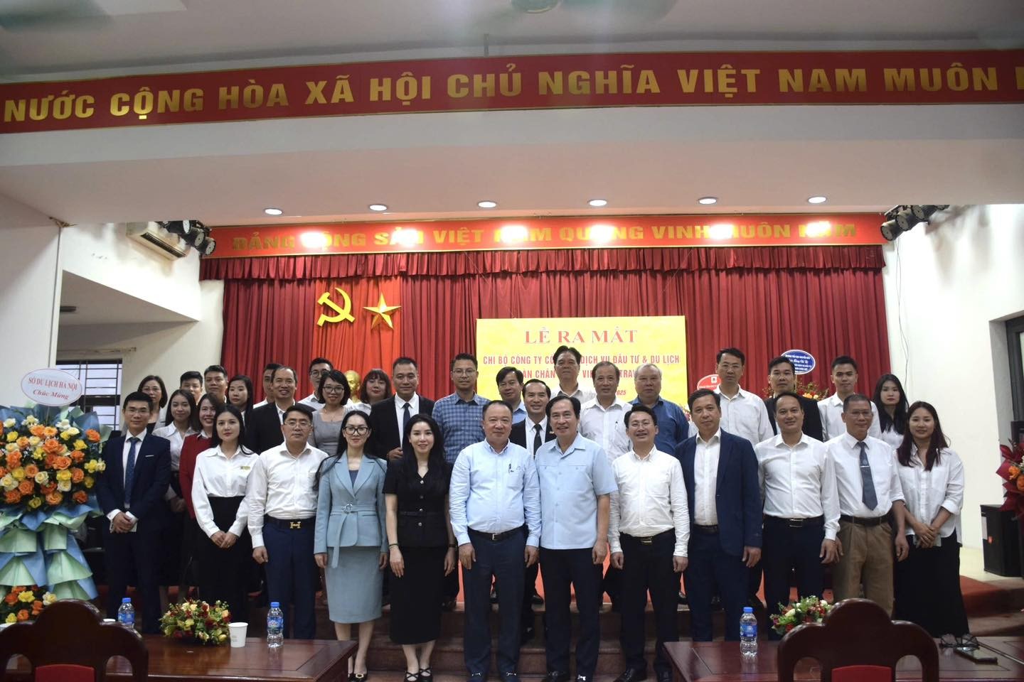 Lễ ra mắt Chi bộ Công ty cổ phần Dịch vụ đầu tư và Du lịch Bàn Chân Việt - Vietfoot Travel