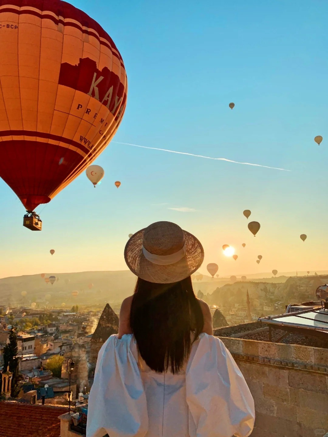 Vùng đất huyền thoại Cappadocia – Bay khinh khí cầu & trải nghiệm không thể bỏ lỡ