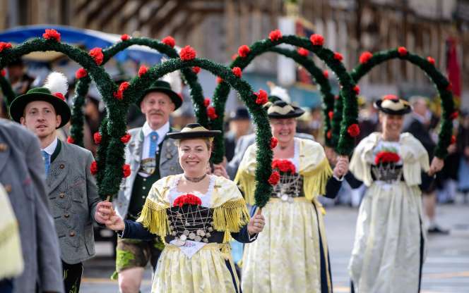 Lễ hội diệu hành tại Oktoberfest 