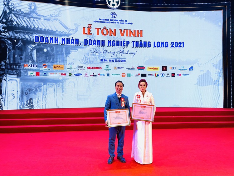 Nhận bằng khen với danh hiệu “ Đã có thành tích xuất sắc trong hoạt động sản xuất kinh doanh, đóng góp tích cực cho sự nghiệp phát triển kinh tế - xã hội tại địa phương năm 2021”