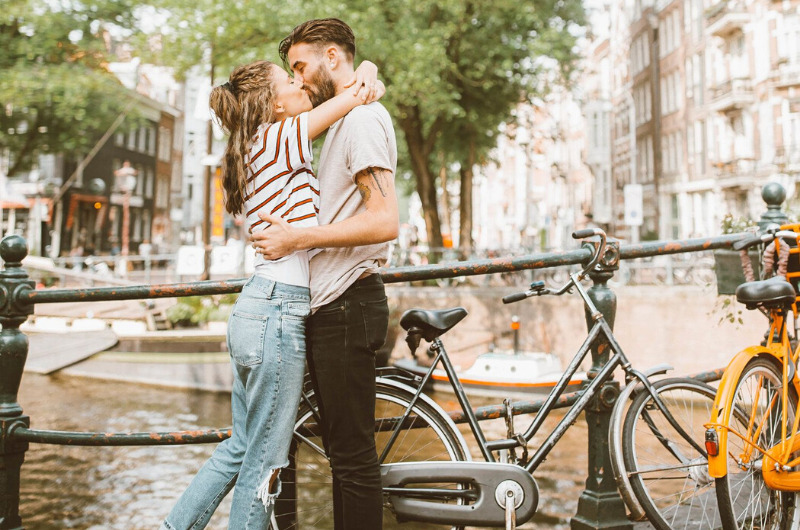  Amsterdam chính là nơi lý tưởng để lưu lại kỷ niệm qua các tấm ảnh “tình bể bình”