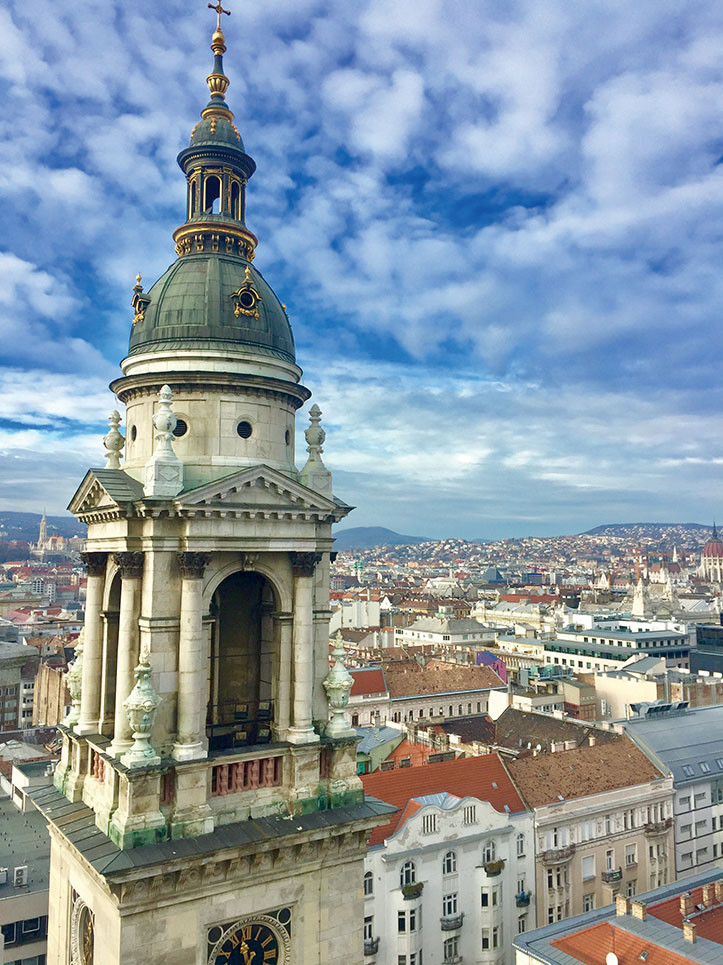 Budapest từ nóc nhà thờ thánh St. Stephen.