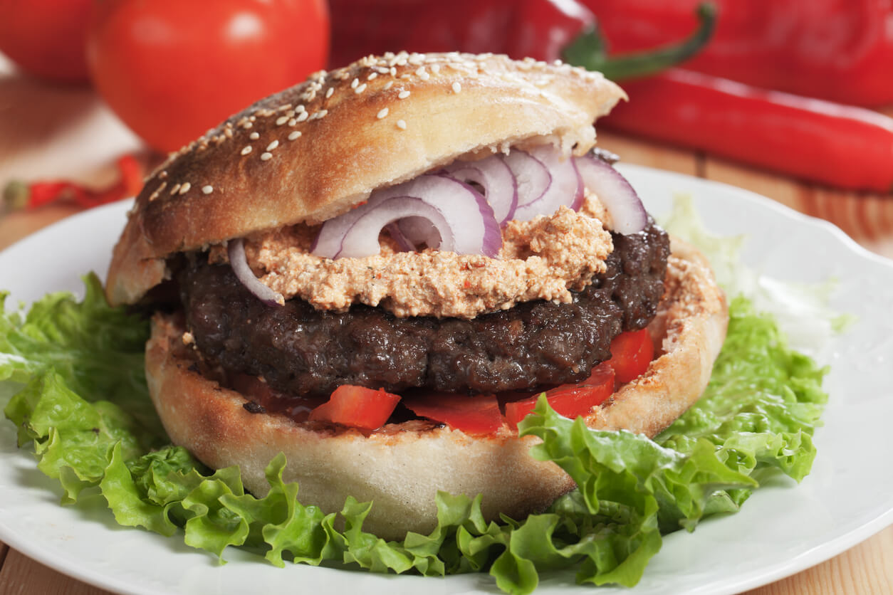 Món Serj Plaveskavica Hamburger