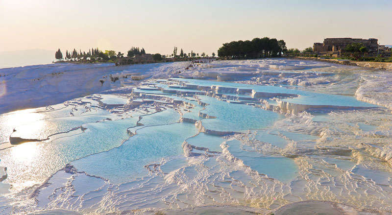 Pamukkale là mệnh danh là kỳ quan thiên nhiên thứ 8 của thế giới của người Thổ Nhĩ Kỳ
