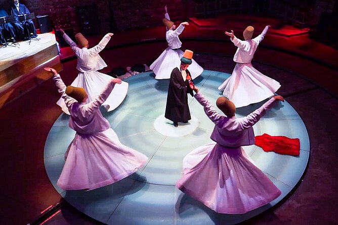 Những người theo giáo phái Whirling Dervish