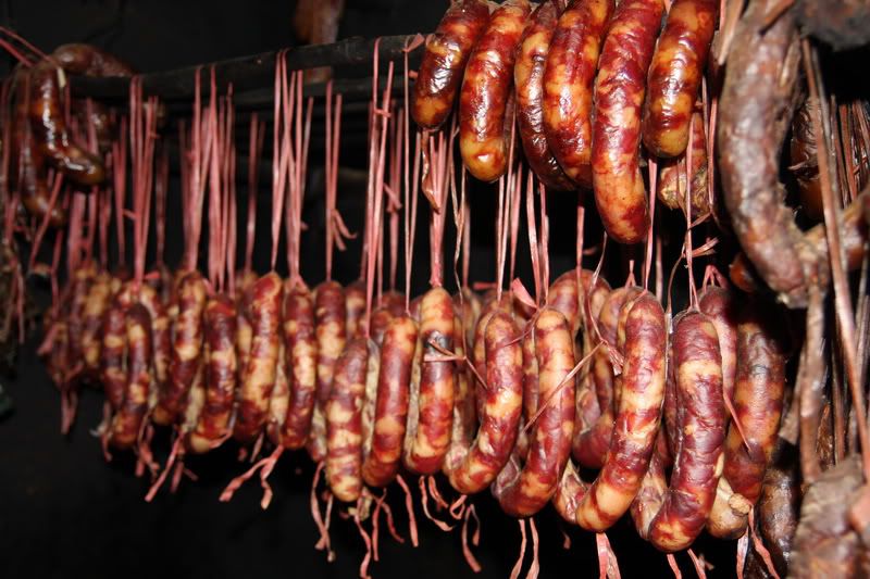 Lạp xưởng gác bếp